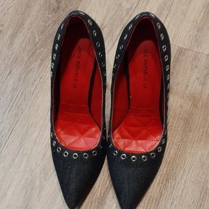 Shoe Republic LA Size 9